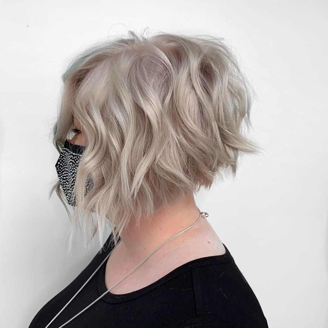 fine hair short stacked bob