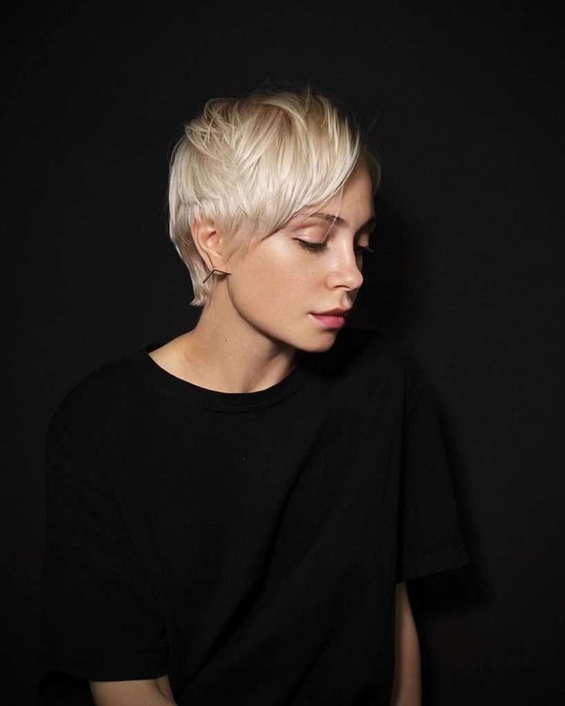 blond pixie cut with bangs