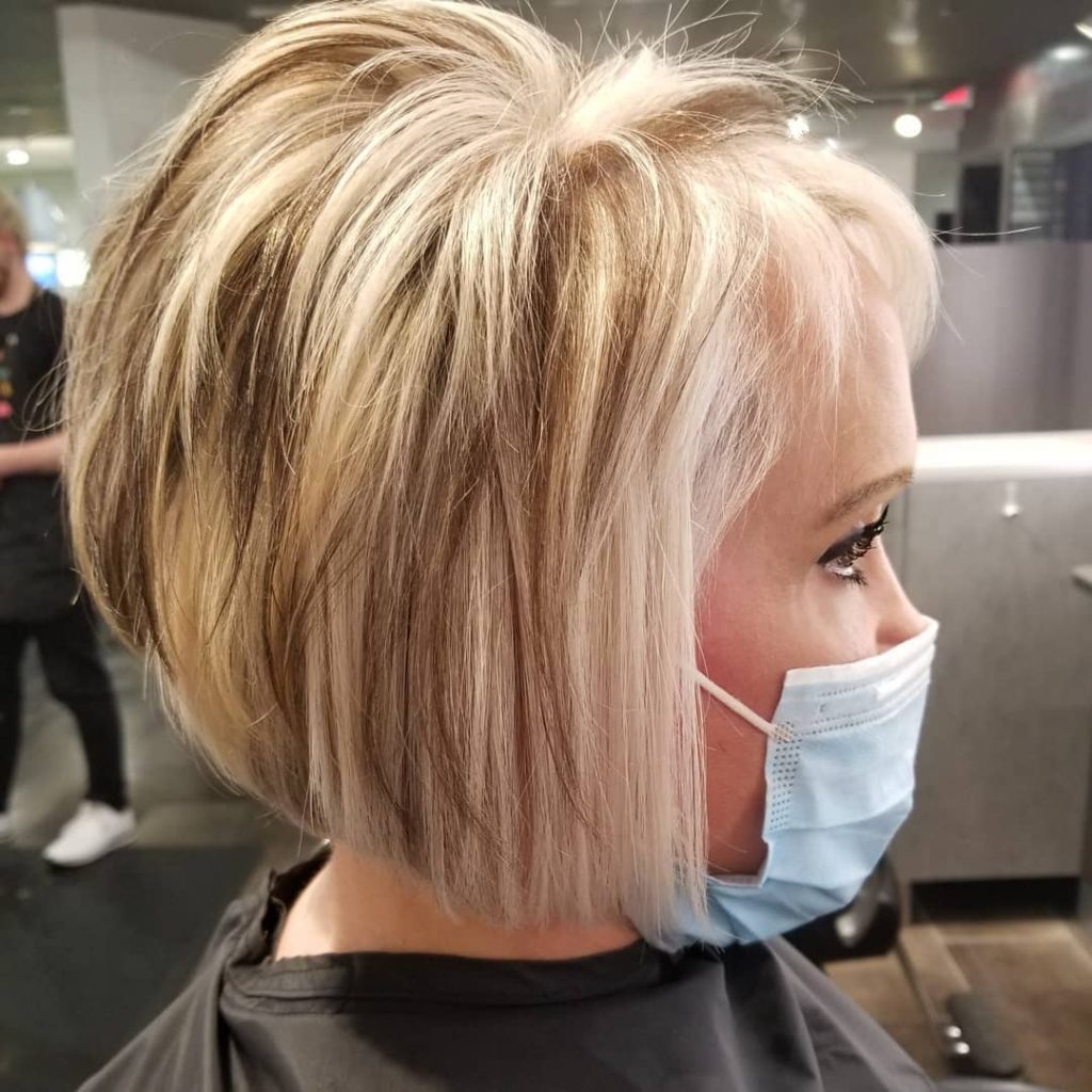 inverted blonde bob with lowlights