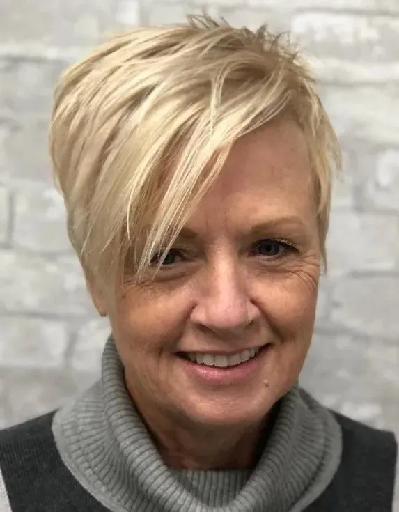 pixie cut for women over 50 with side bangs