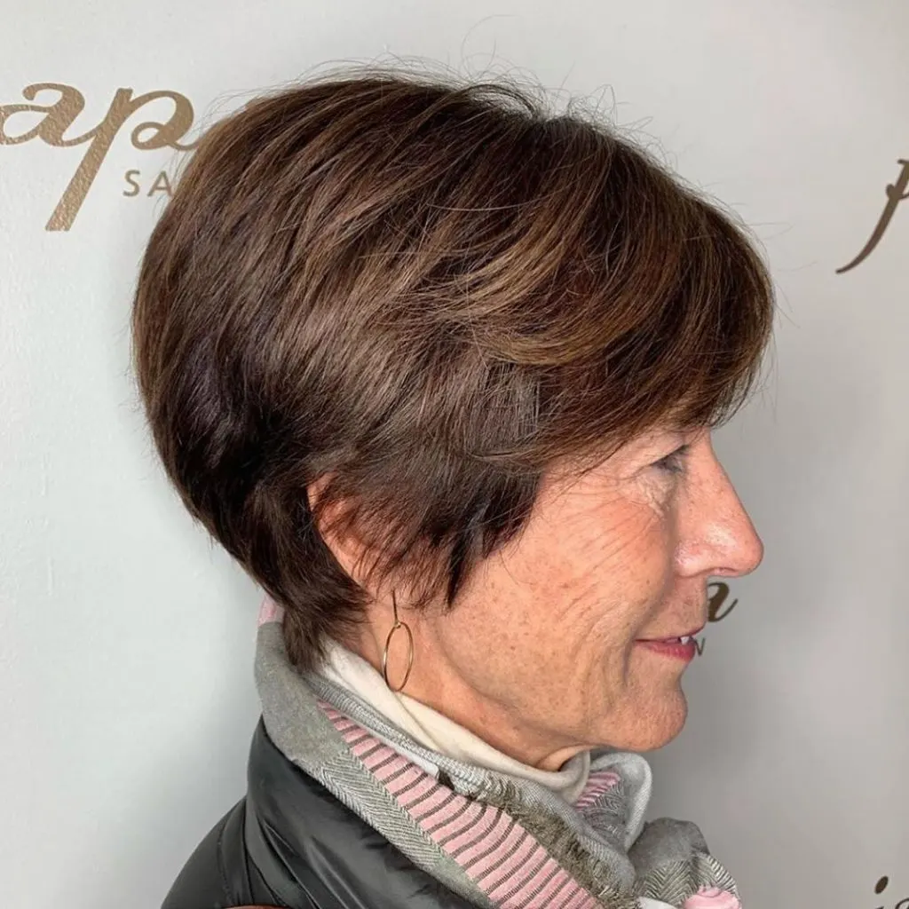 corte pixie para mujeres de más de 60 años con pelo grueso