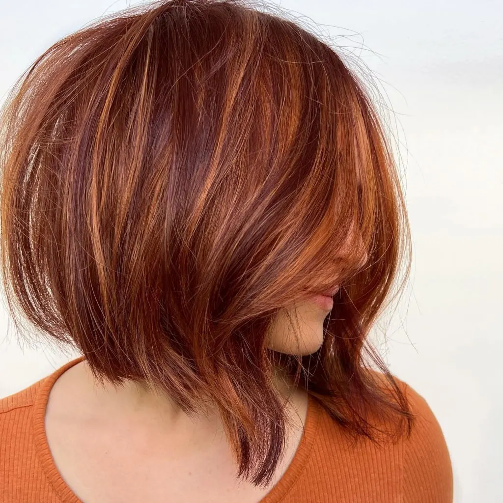corte em linha arredondado e em camadas