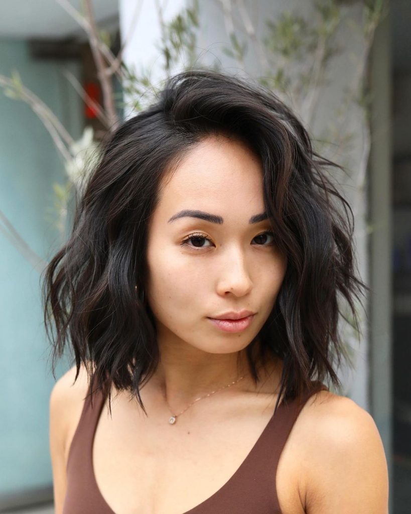 wavy lob with side bangs
