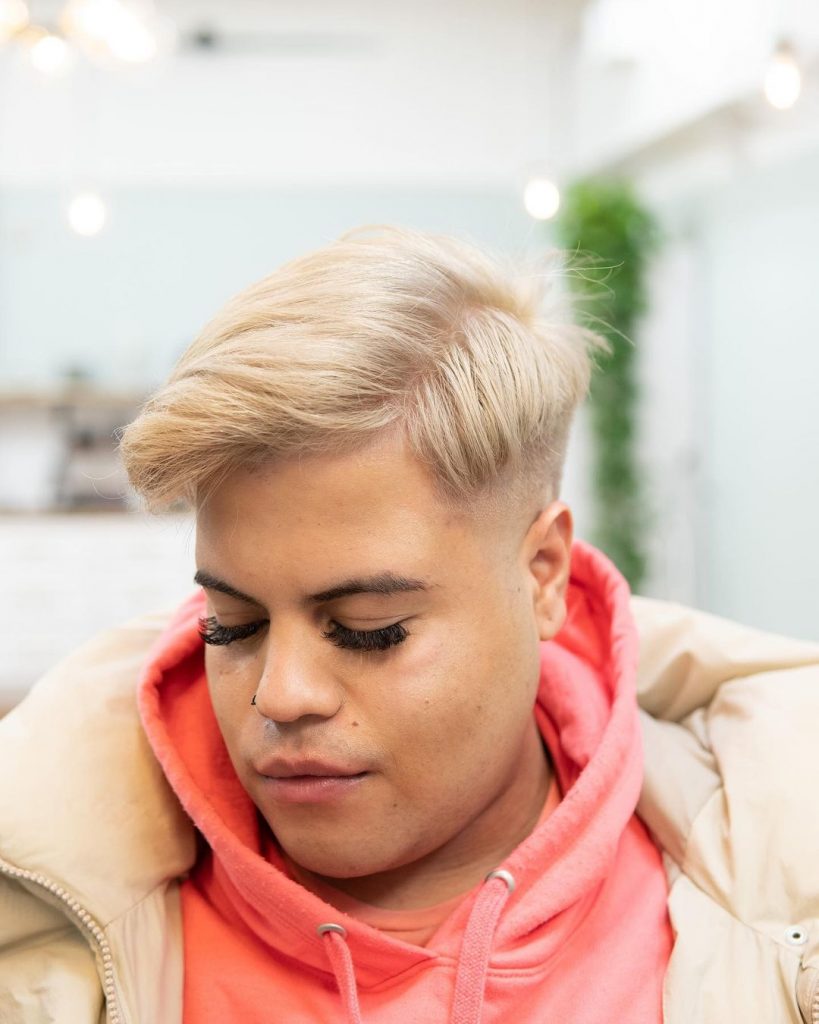 blonde pixie cut for oval chubby face