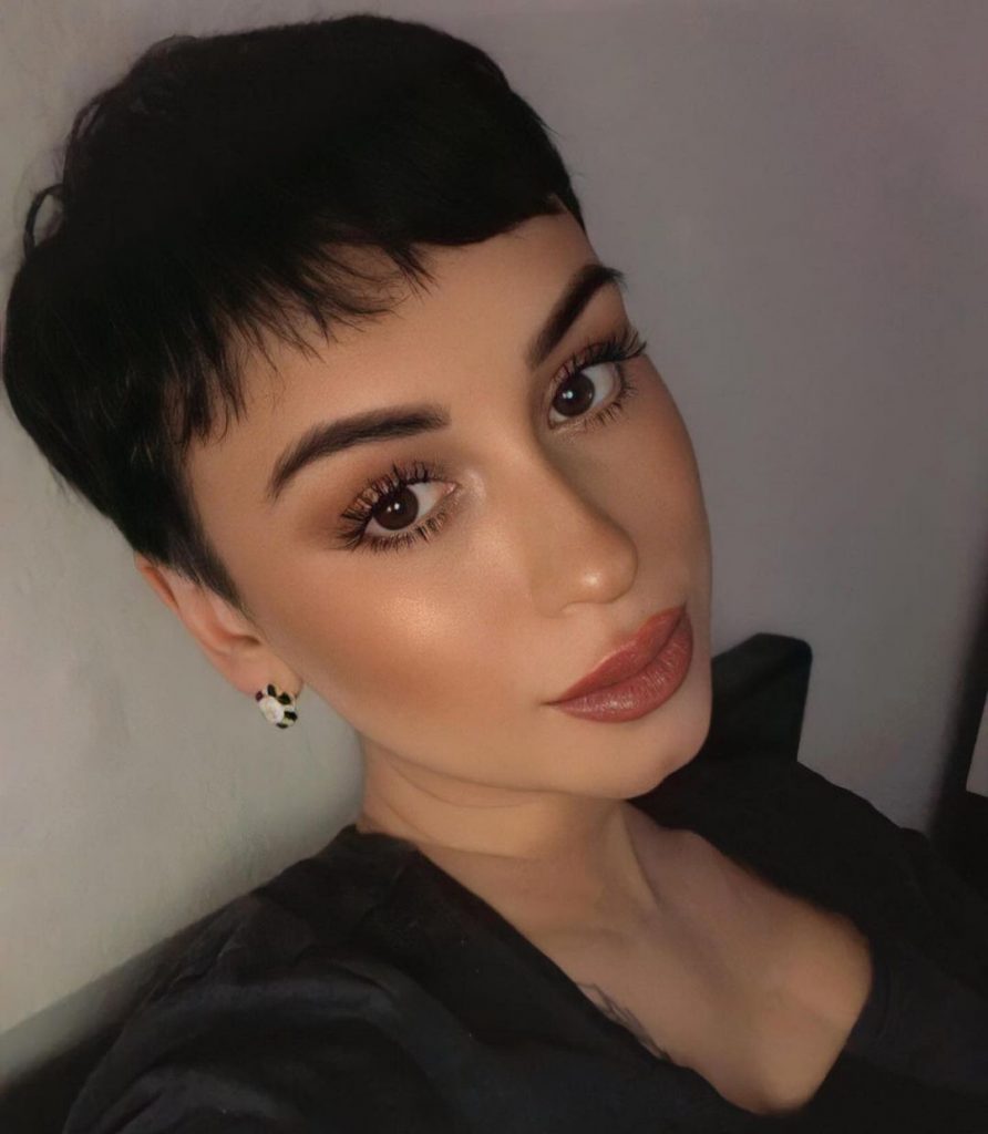low maintenance pixie cut for oval face