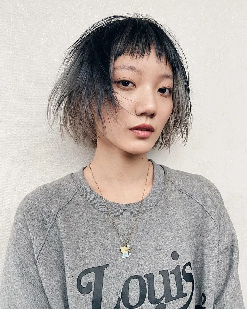 messy bob with choppy bangs