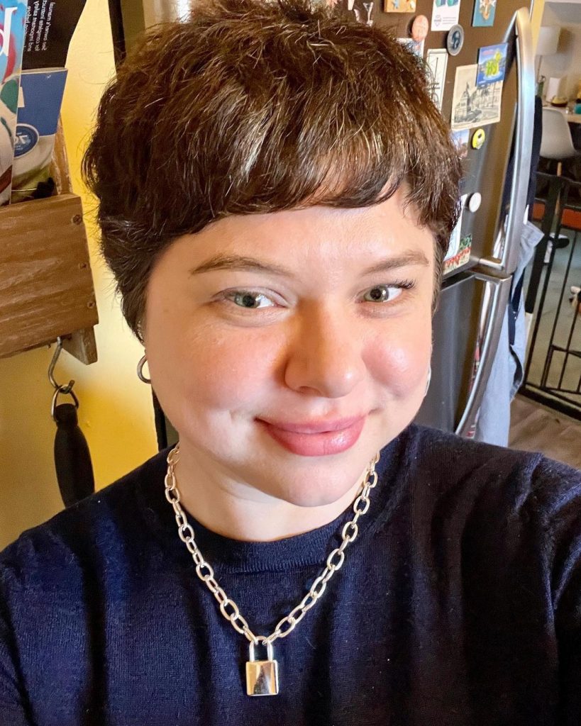 pixie cut with bangs for chubby cheeks