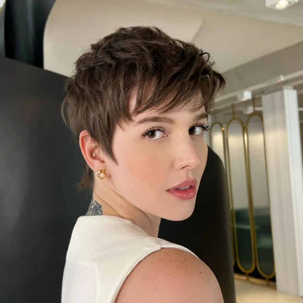pixie cut with choppy layers