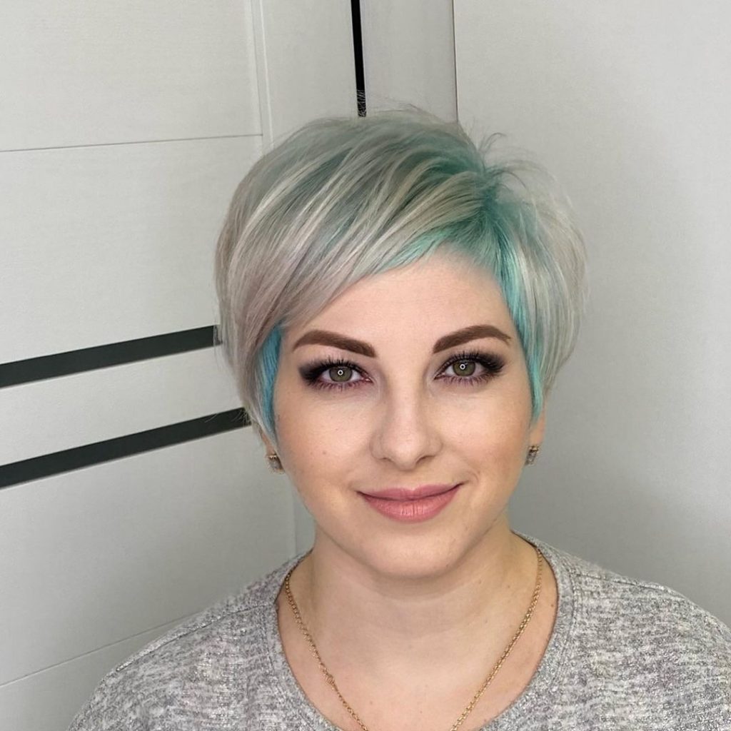 pixie cut with colored highlights for round face