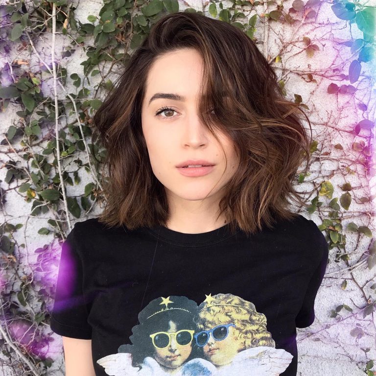  40 Ways To Wear Short Brown Hair In 2025