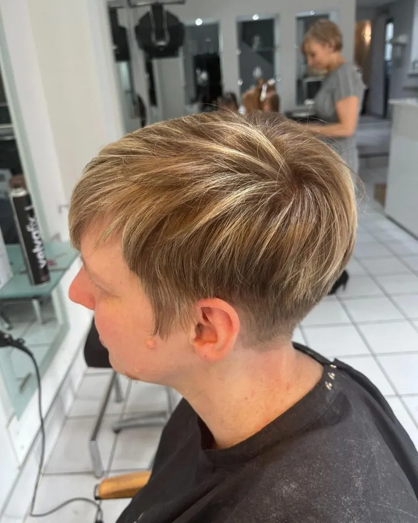 layered low maintenance pixie cut for thin hair