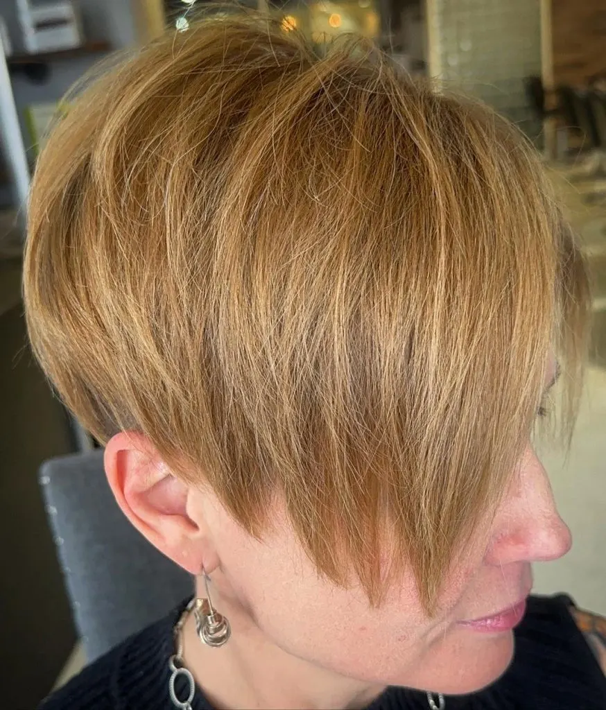 low maintenance pixie cut for thin hair with side bangs