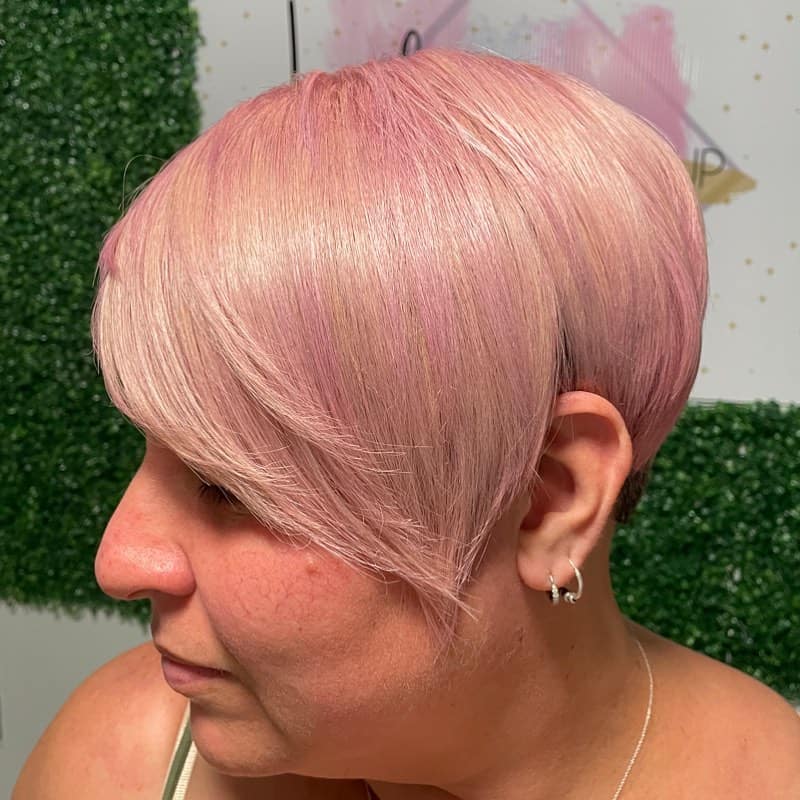 pixie rosa pastel con flequillo lateral