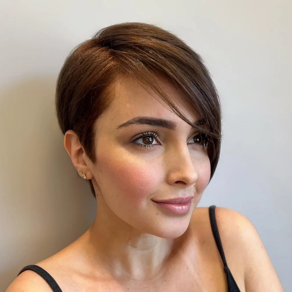 short hair with side bangs