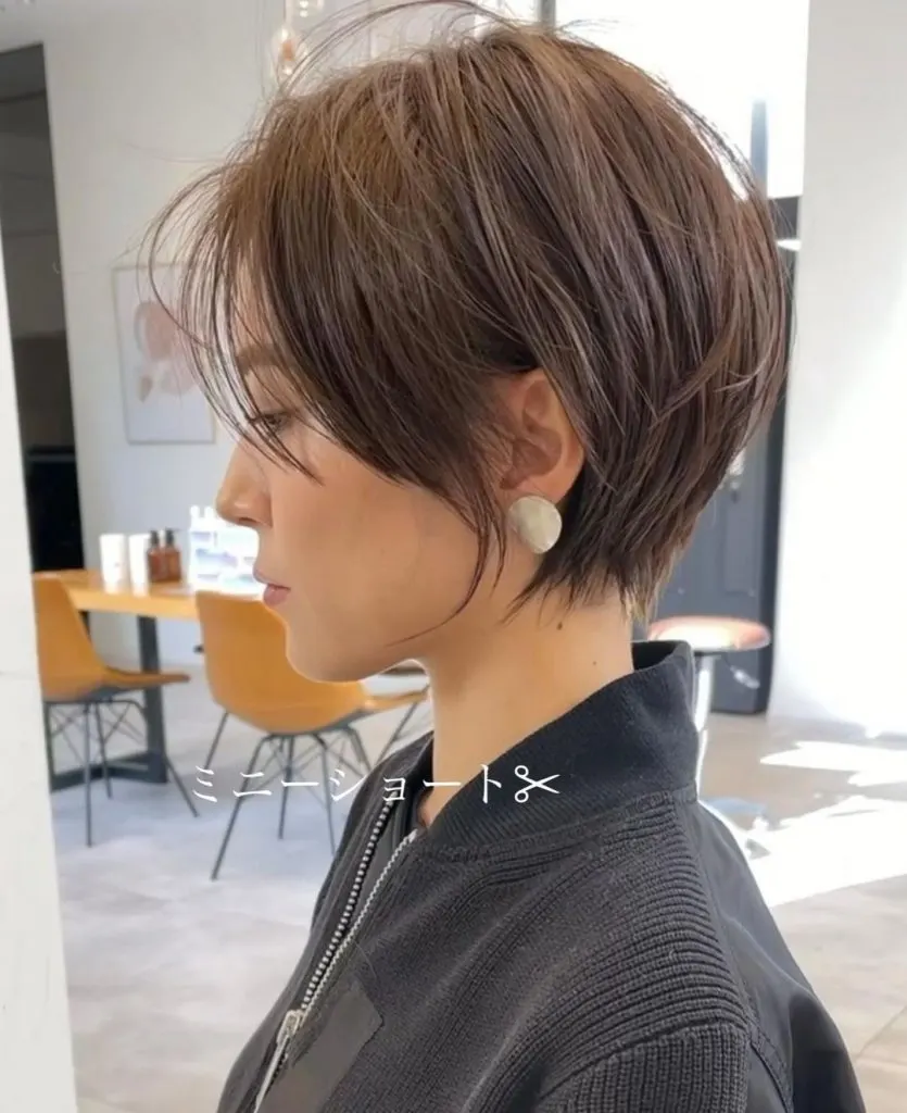 short inverted bob with side bangs