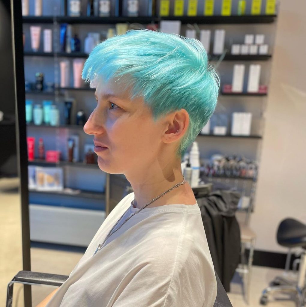 turquoise low maintenance pixie cut for thin hair