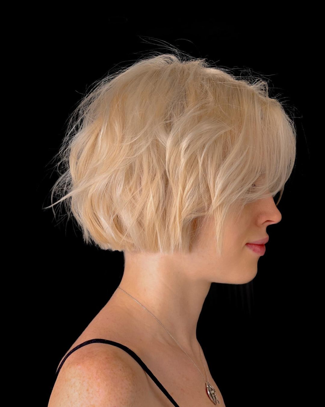 layered short bob cut with bangs