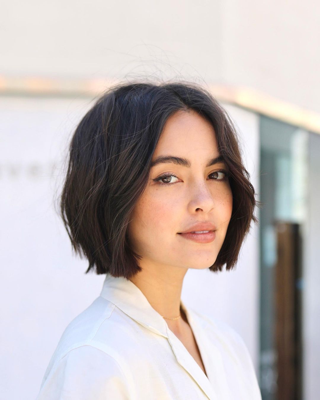 middle part layered bob short haircut