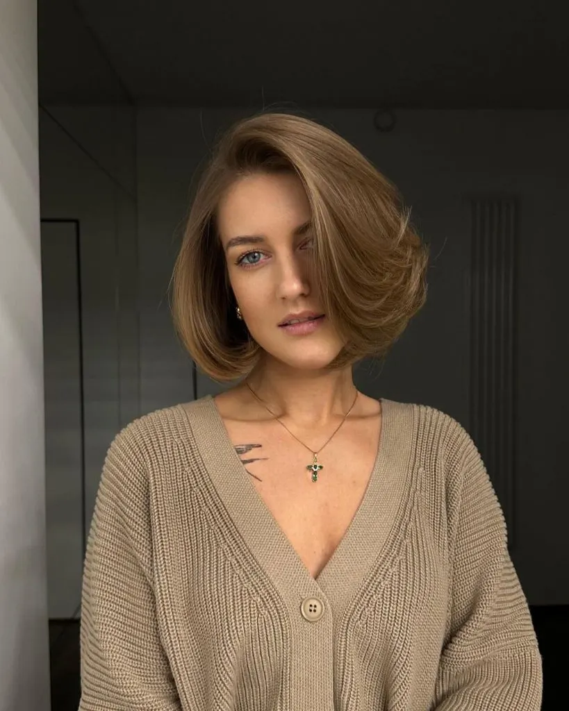 feathered lob hairstyle