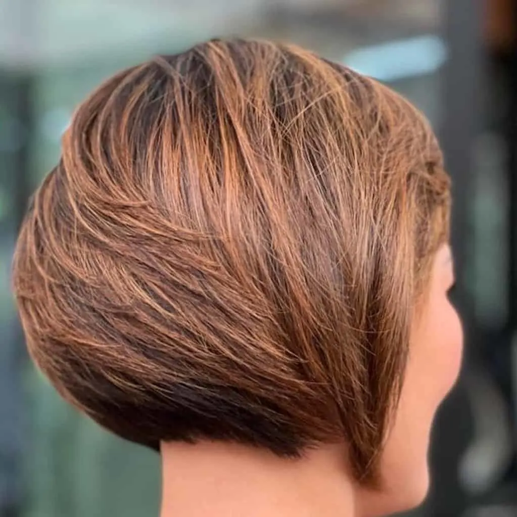 graduated short hairstyle for thick hair