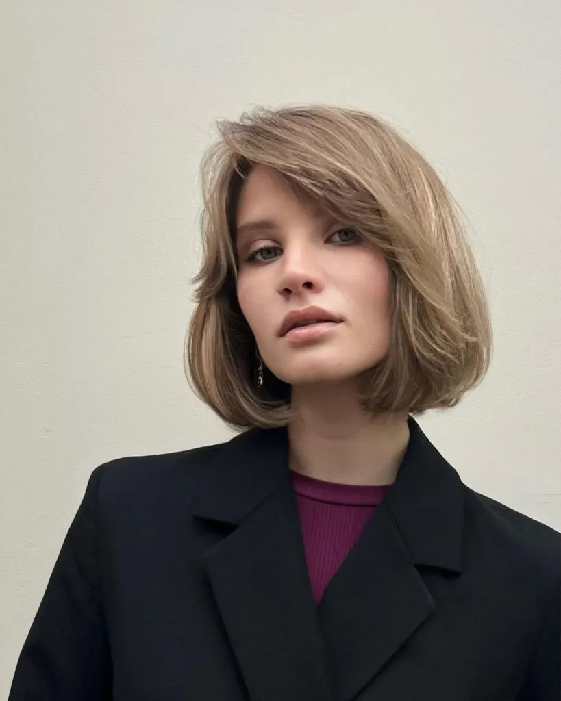 40 Long Layered Bob Cuts We'll Be Seeing In 2023