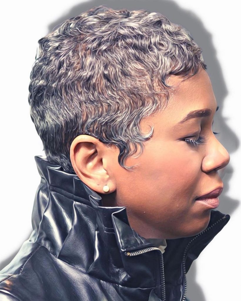 taglio pixie per capelli ricci afro-americani fini
