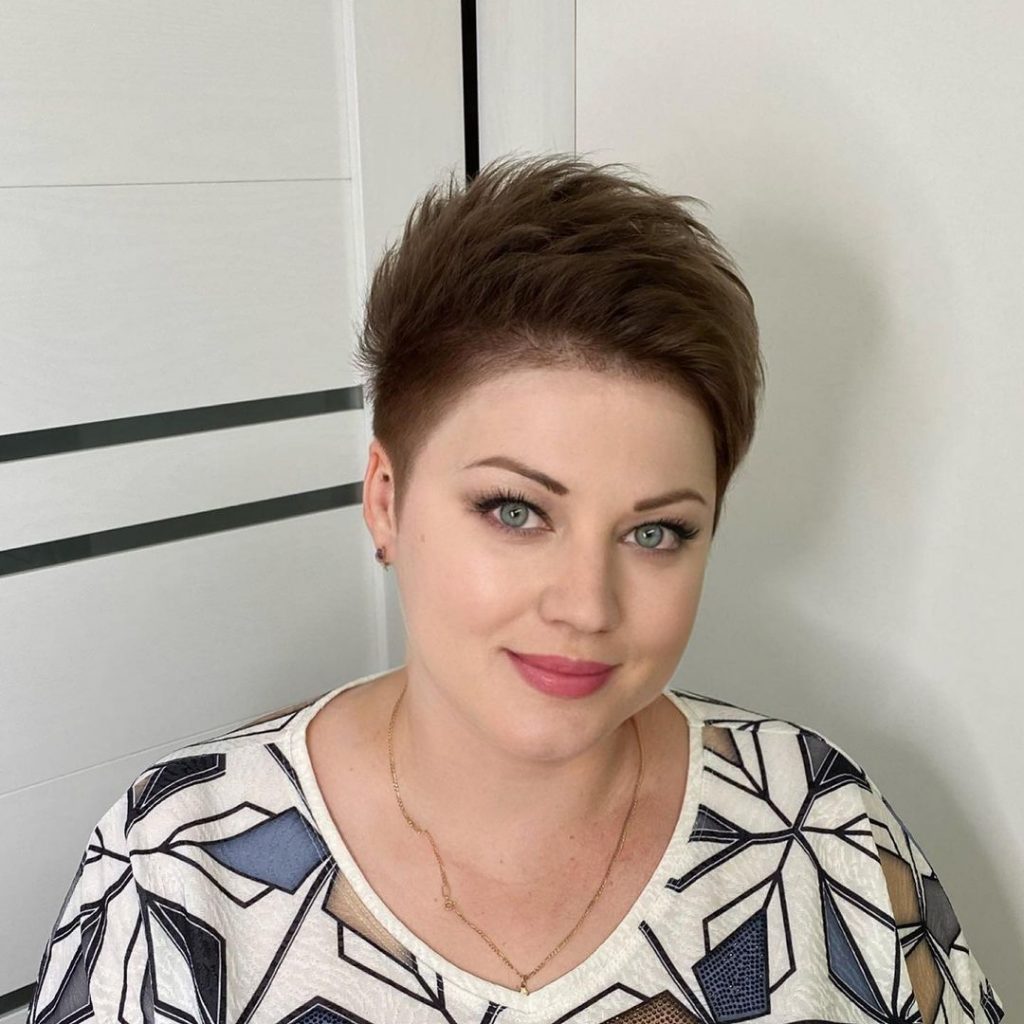 pixie cut for thick hair and round face