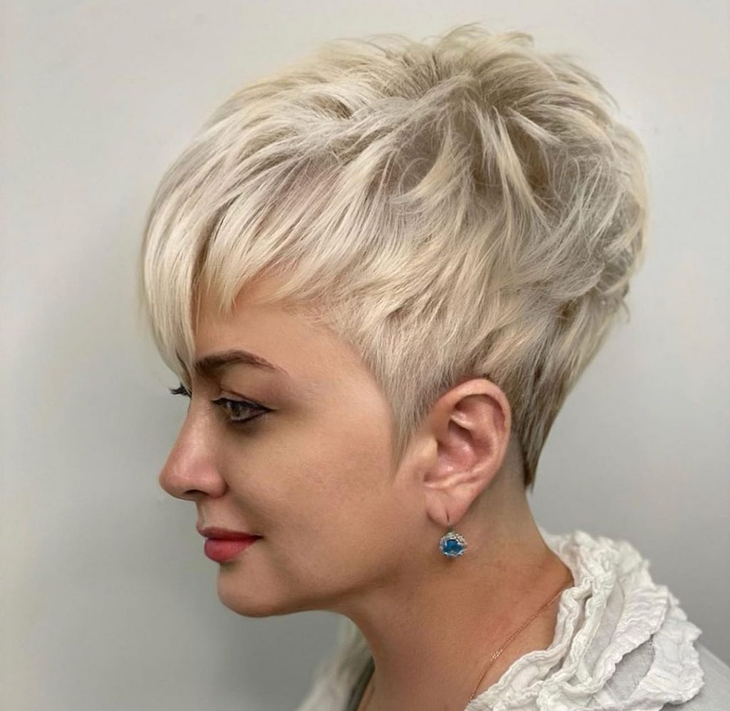 short choppy hairstyle for thick hair