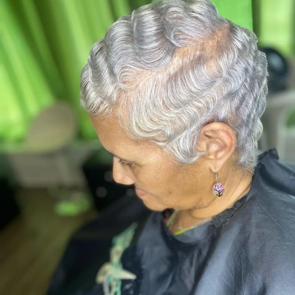 short haircut for older black women