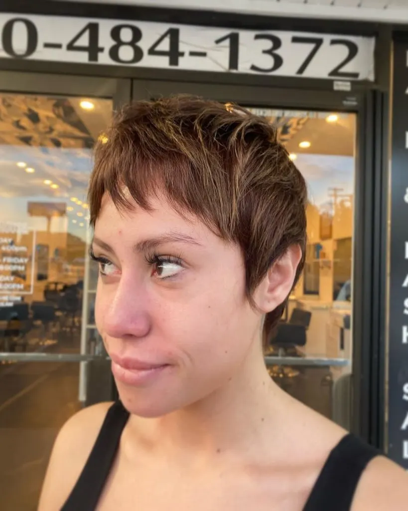 short haircut for women over 40 with long face