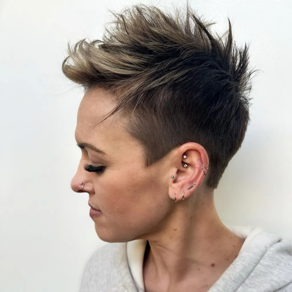 spiky short hairstyle for round faces