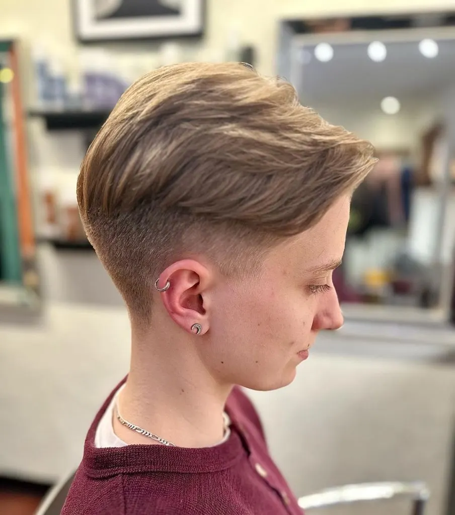 tomboy short hairstyle for round faces