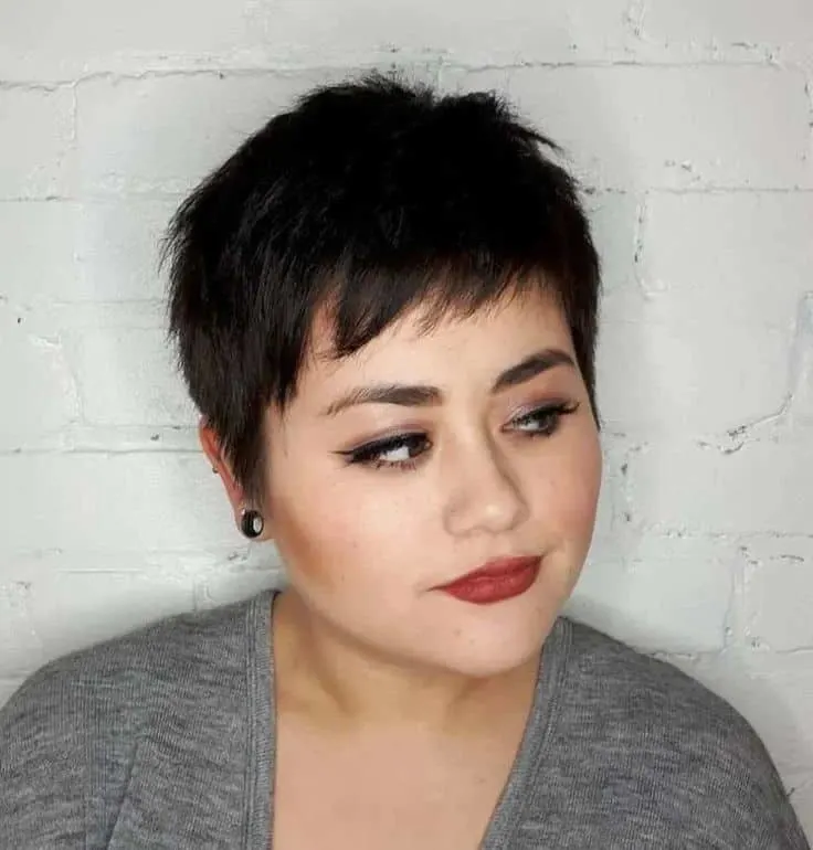 wispy short hairstyles for round faces