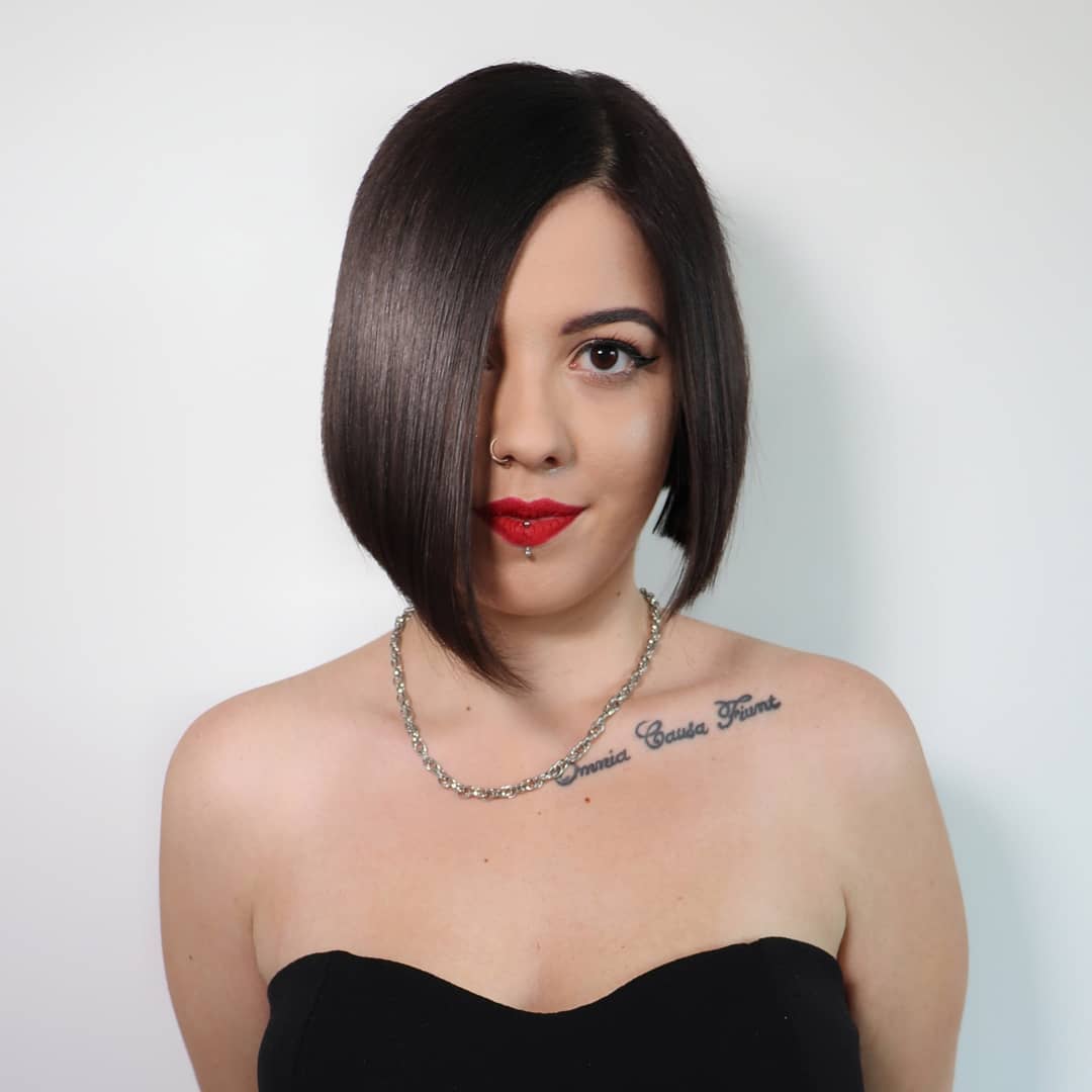 asymmetrical bob with side part