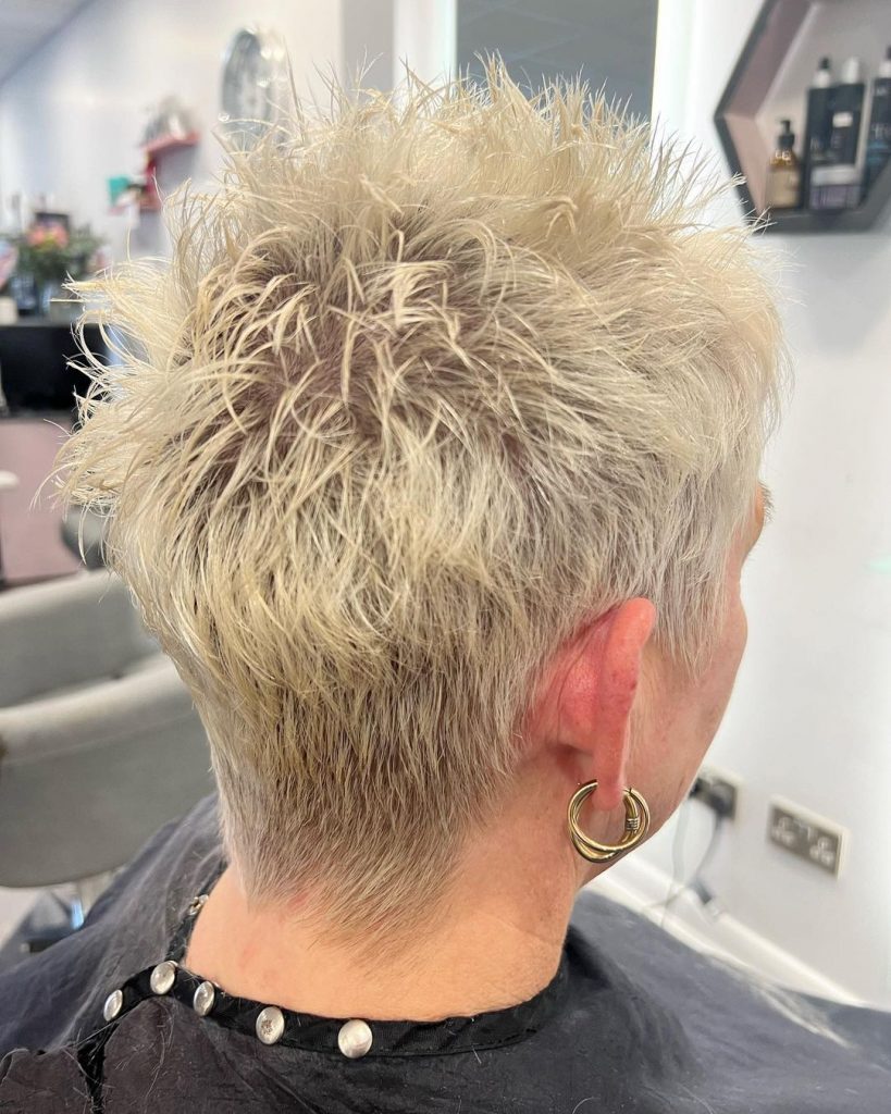 cropped short haircut for women over 60