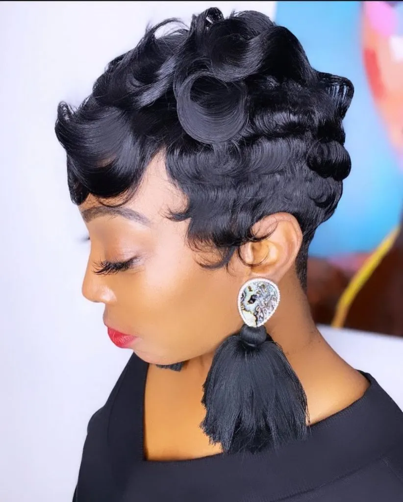 elegante pixie cut voor zwarte vrouwen