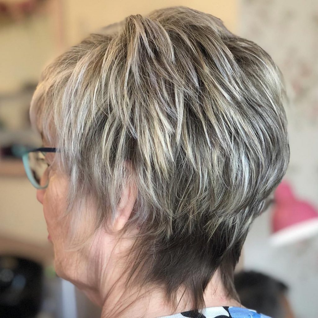 short haircut with beach waves for women over 60