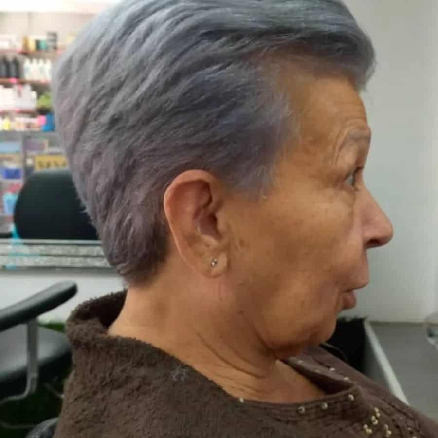 corte pixie para trás para mulheres com mais de 70 anos com cabelo fino