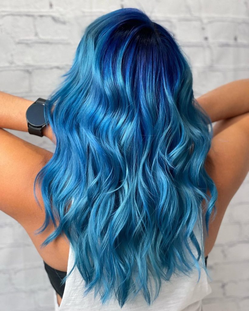 cheveux bleus de sirène