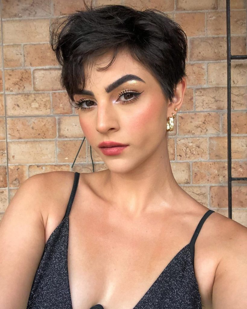pixie cut for women in 20s and 30s