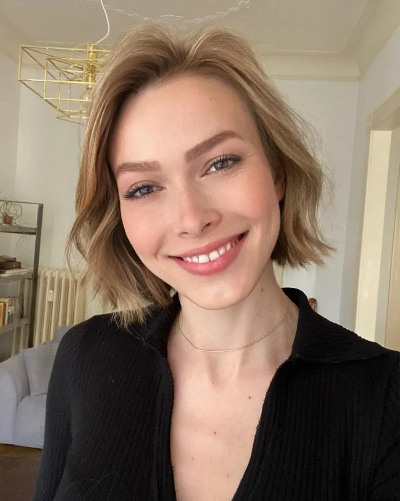 short hairstyle for heart shaped face