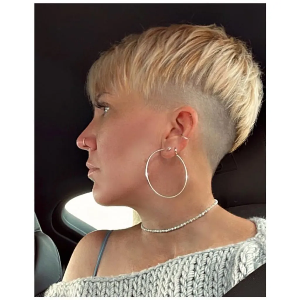 kom pixie cut met ondersnijding
