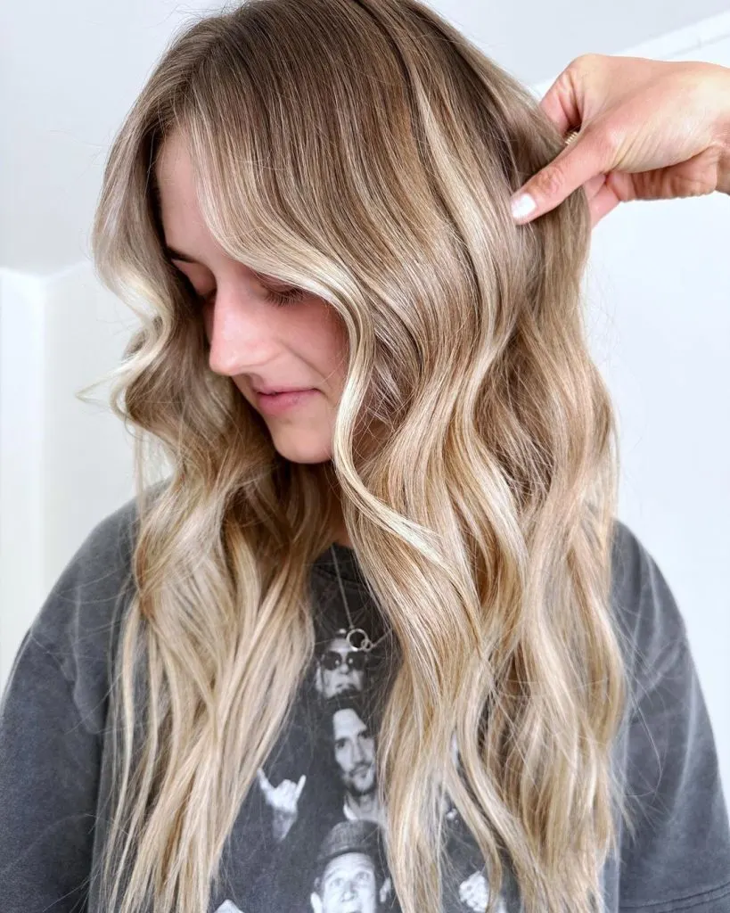 Undone Blonde Is The Ultra-Flattering Way To Go Low-Maintenance