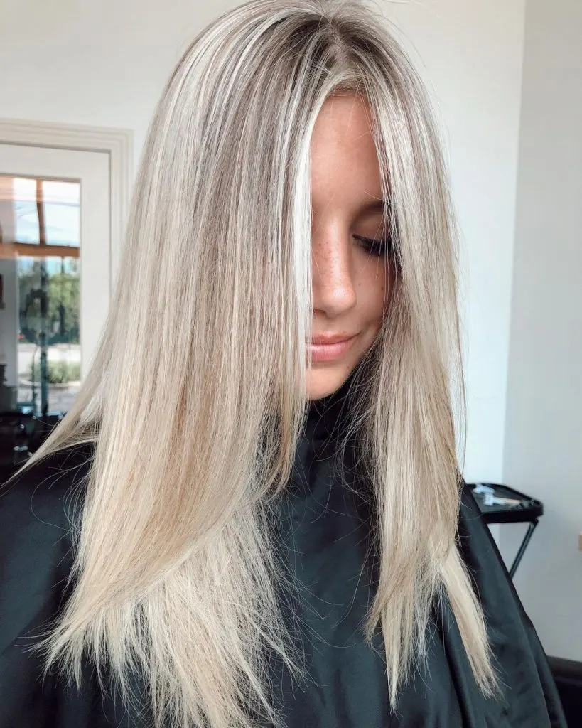 platinum blonde highlights with shadow root