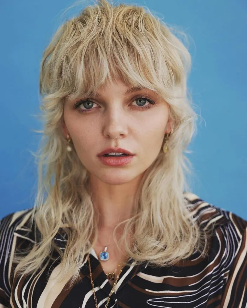 50 Medium Hairstyles With Bangs You’ll Want This Summer