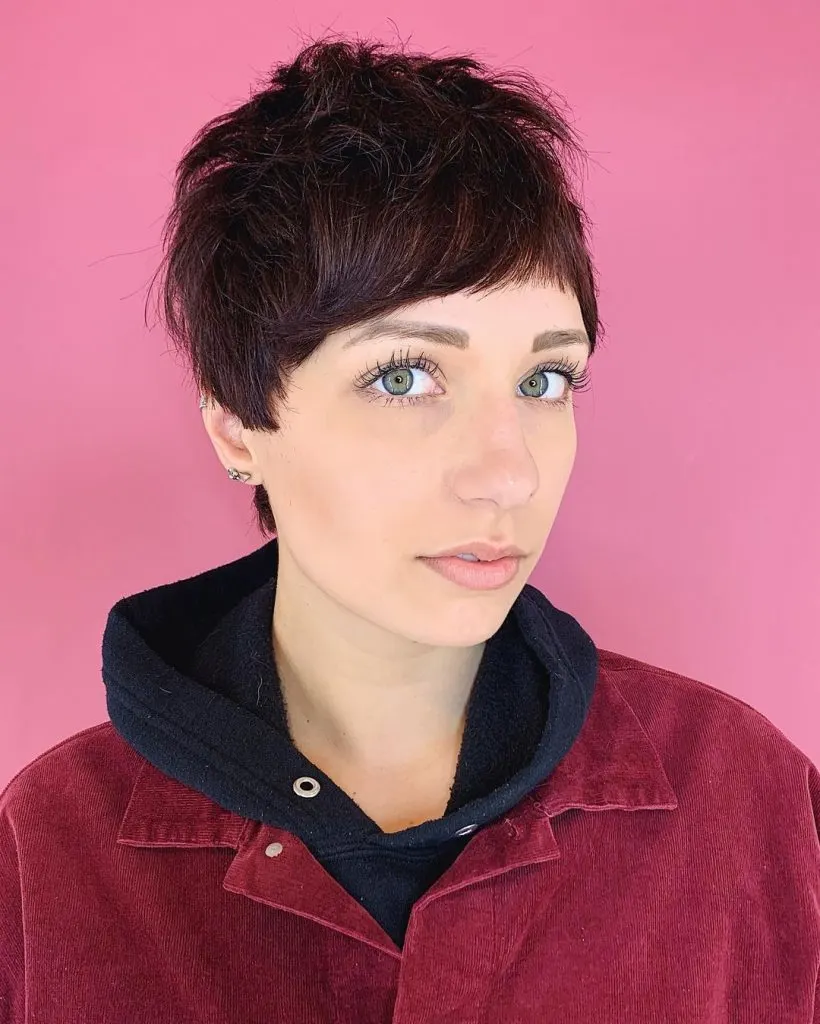 shaggy pixie cut with side bangs