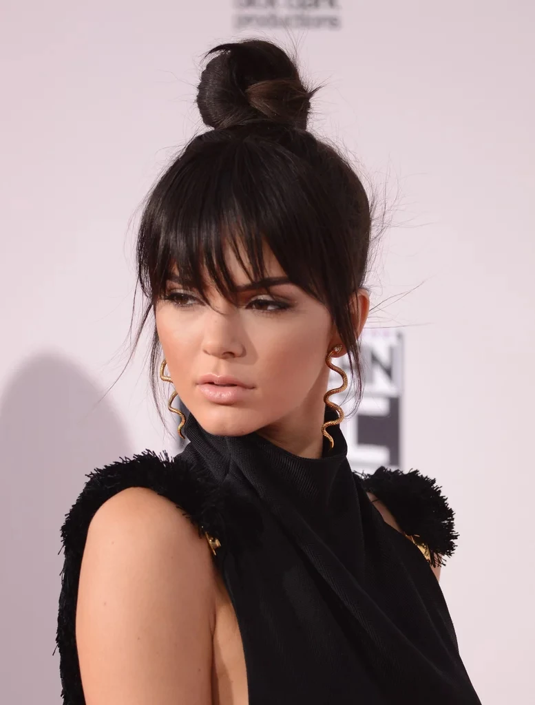 kendal jenner with layered bangs