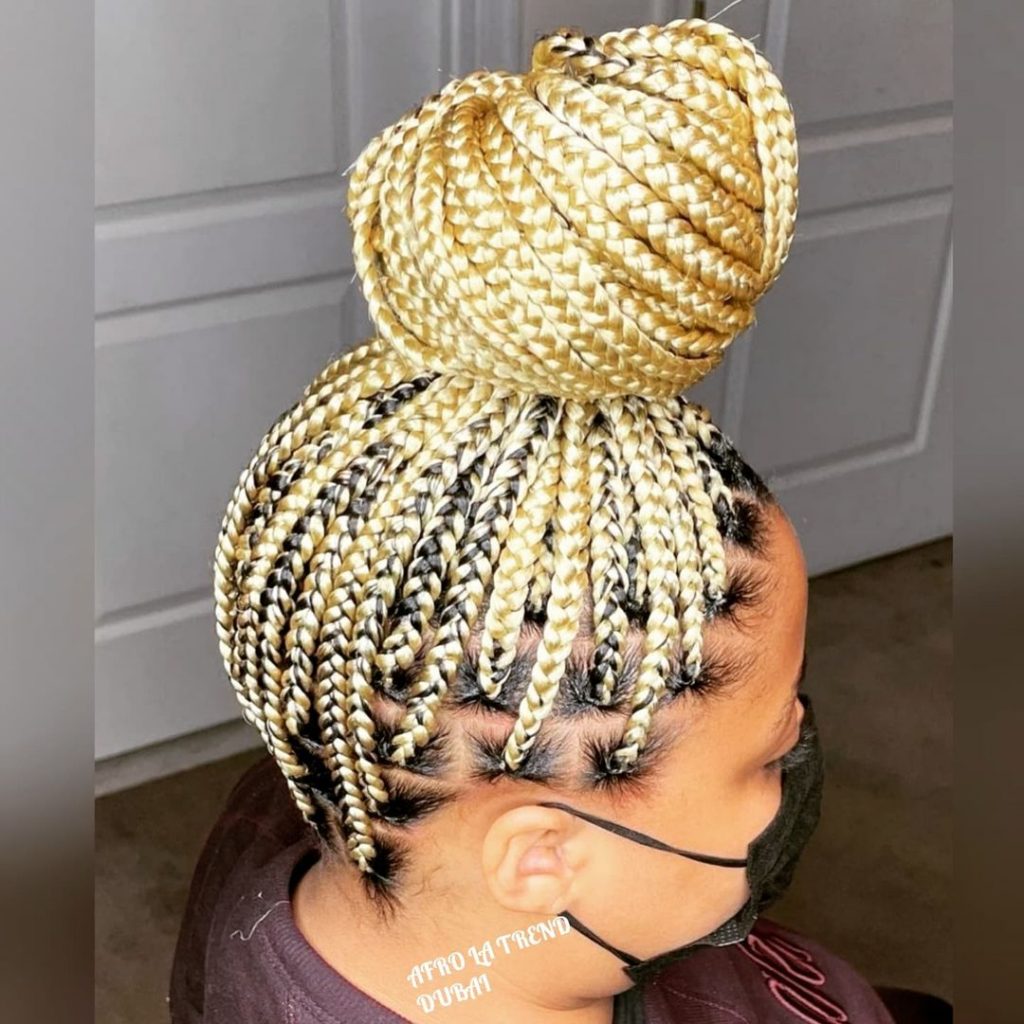 blonde knotless braids