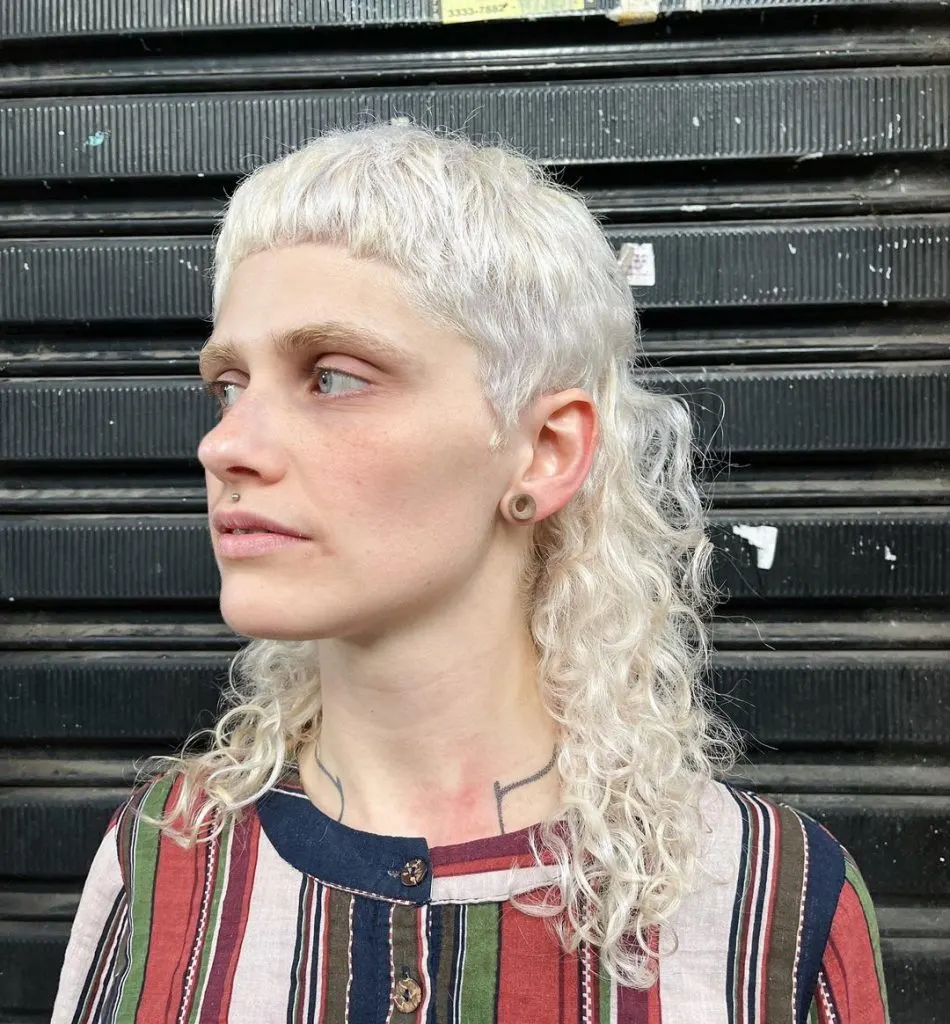 Curled Mullet Cut For Mid-Length Hair 