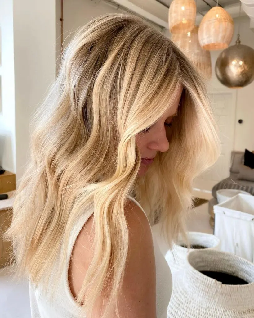 cheveux blond crème